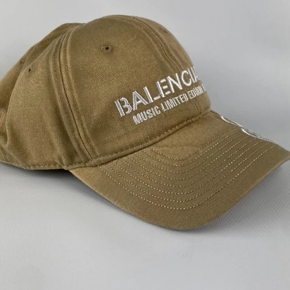 Balenciaga Vintage ltd. ed. Embroidered
Baseball Cap - Picture 1 of 11